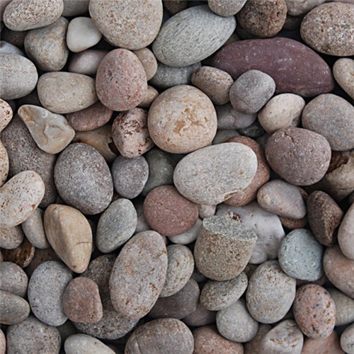 Mini bag Scottish Pebbles are a premium rounded pebble in grey, brown and red colour tones. Comes in a 25kg poly bag. PLEASE NOTE a pallet charge will be included when ordering maxi or mini bags in bulk quantities, however this is fully refundable once the pallet is returned back to depot along with the a copy of the receipt.