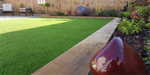 Our Vision artificial grass is our most vibrant and fresh-looking artificial turf, using lighter yarns to create a family lawn that’s equally good for garden parties and playtime. With an even, medium pile, Vision is easy to maintain. With Namgrass Vision, you won’t have to worry about scrubbing muddy shoes or removing stubborn grass stains, so you can concentrate on having fun.