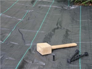 Groundtex 1mtr x 15mtr is a woven geotextile fabric manufactured from 100% polypropylene slit film tapes.