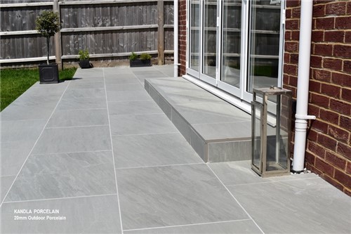A refreshing and modern grey look with a natural stone characteristic.