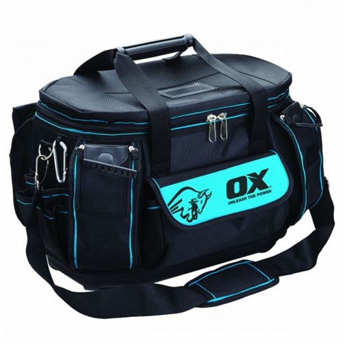 Extremely tough construction for ultimate durability
Injected polypropylene hard base
Strong rubber grip handle and padded shoulder strap
Waterproof base moulded to fabric