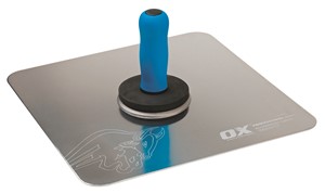 The OX Plastering Hawk blade is manufactured from high quality tempered aluminium to give you a premium quality product. The soft grip sponge rubber handle of the OX Plastering Hawk ensures optimum comfort and protection from blisters and callus. The tempered aluminium blade is machine finished with rounded corners to prevent mortar from sliding over. The dimensions of the blade is 330mm x 330mm to allow a generous amount of mortar to be held for plastering.