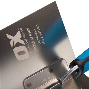 The blade area of the corner trowel is made with high-quality stainless steel to make it corrosion resistant and durable. The blade is fused with a strong aluminium mounting which strengthens the entire structure of corner trowel, it is your weapon to deal with the plastering of the corners and gives you the perfect 90&#176; flexing of the wall corners with minimal efforts. A strong and comfortable grip is very important in working with any tool. OX corner trowel is engineered with an ergonomic handle which reduces hand fatigue and gives a nonslip grip.
