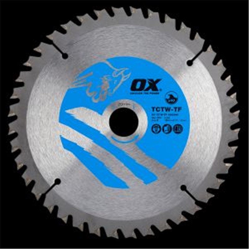 Alternate Top Bevel (ATB) tooth configuration with Anti-kickback for smooth cutting of wood, thin kerf design for use on cordless machines
Reamed bore to ensure precision fit to spindle
Embedded tungsten tip
Supplied with reducing rings
16mm Diameter with 2mm bore and 4 teeth
