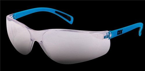 Sleek styling and lightweight design
Padded temples ensure comfortable wear
Polycarbonate lenses provide protection from impact and block harmful UV rays
Conform to EN166
Clear Lens