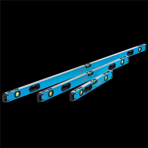 The OX Pro 3 Piece Level Set offers a comprehensive range for all your levelling requirements. Including 600mm, 1200mm and 1800mm levels in a protective nylon 3 pocket case this set ensures you are equipped to ensure precision level measurements across both big and small projects.