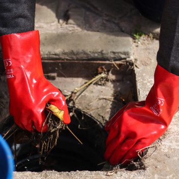 Red PVC Gauntlets 10 XL